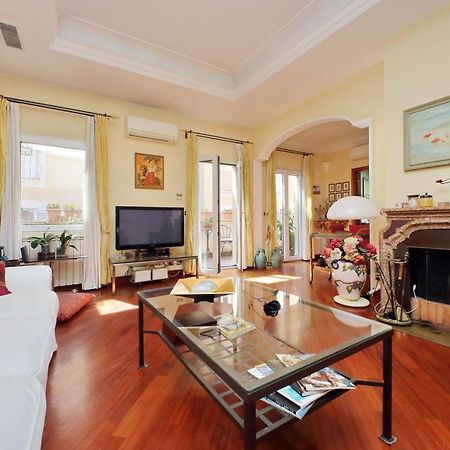 4Bnb - Luxury Trevi Apartment W Terrace Rom Exterior foto