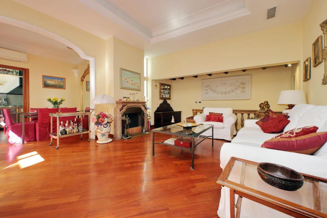 4Bnb - Luxury Trevi Apartment W Terrace Rom Exterior foto