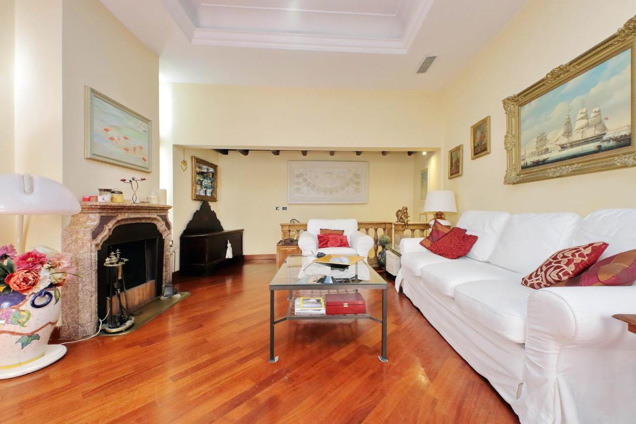 4Bnb - Luxury Trevi Apartment W Terrace Rom Exterior foto